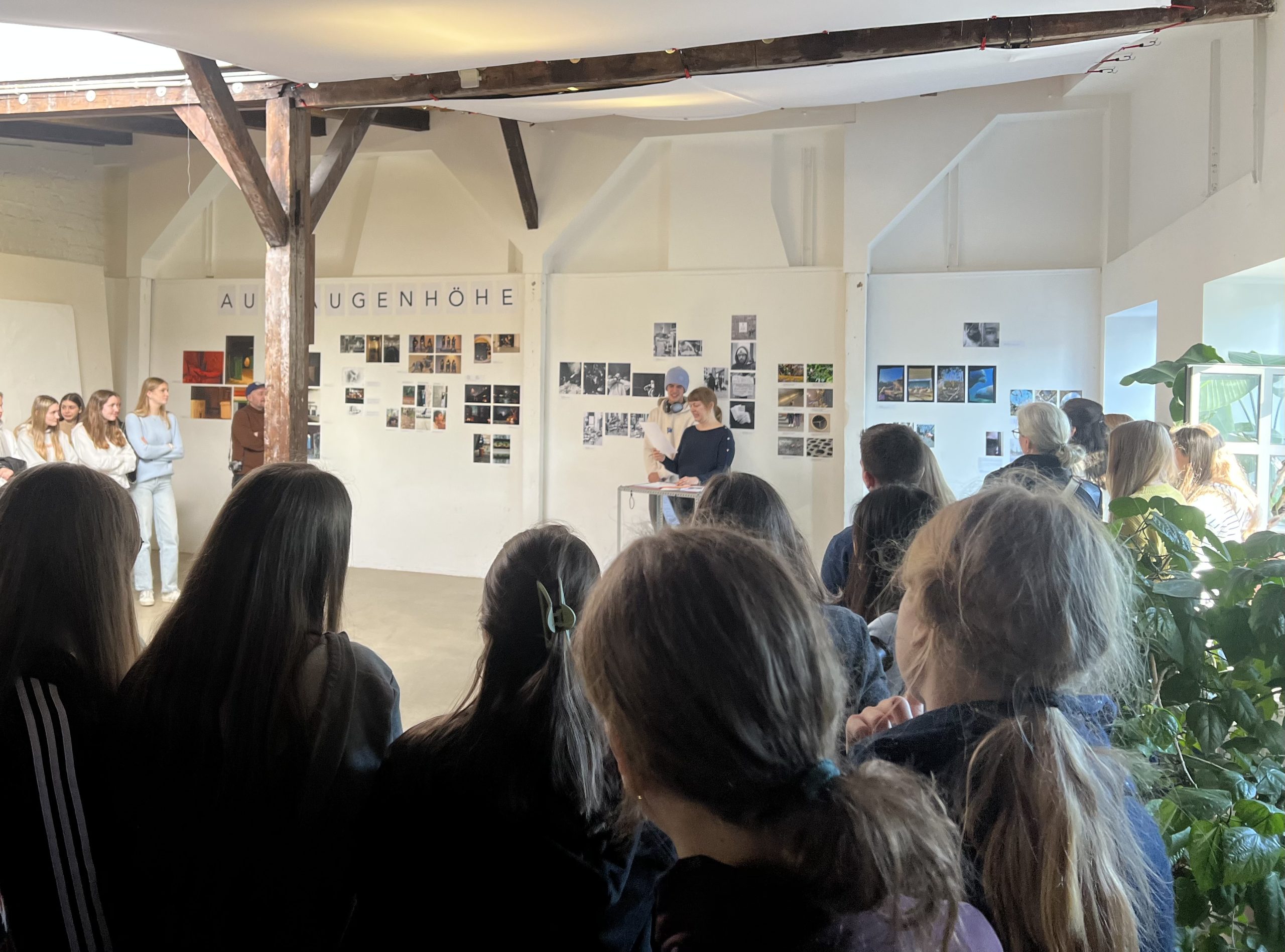 Fotografie: Analog und Digital“ dem Thema „Auf Augenhöhe Fotografie: Analog und Digital“ dem Thema „Auf Augenhöhe